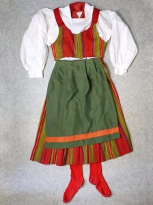 Vöyrin kansallispuku Vörå folkdräkt