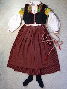 Raippaluodon kansallispuku Replot folkdräkt