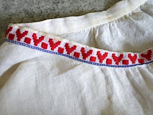 Raja-Karjalan kansallispuku Raja-Karjala national costume