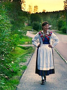 Uudenkaarlepyyn maalaiskunnan puku Nykarleby landskommun dräkt