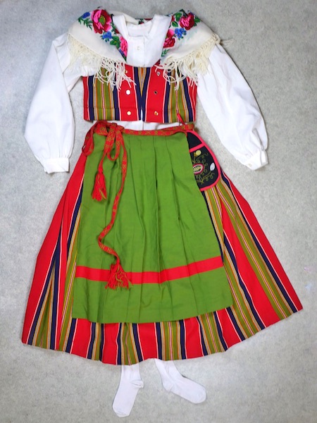 Maksamaan kansallispuku Maxmo folkdräkt Maxmo national costume