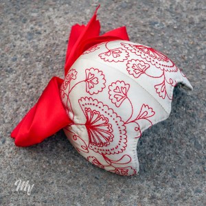 Siikajokilaakson kansallispuvun tykkimyssy