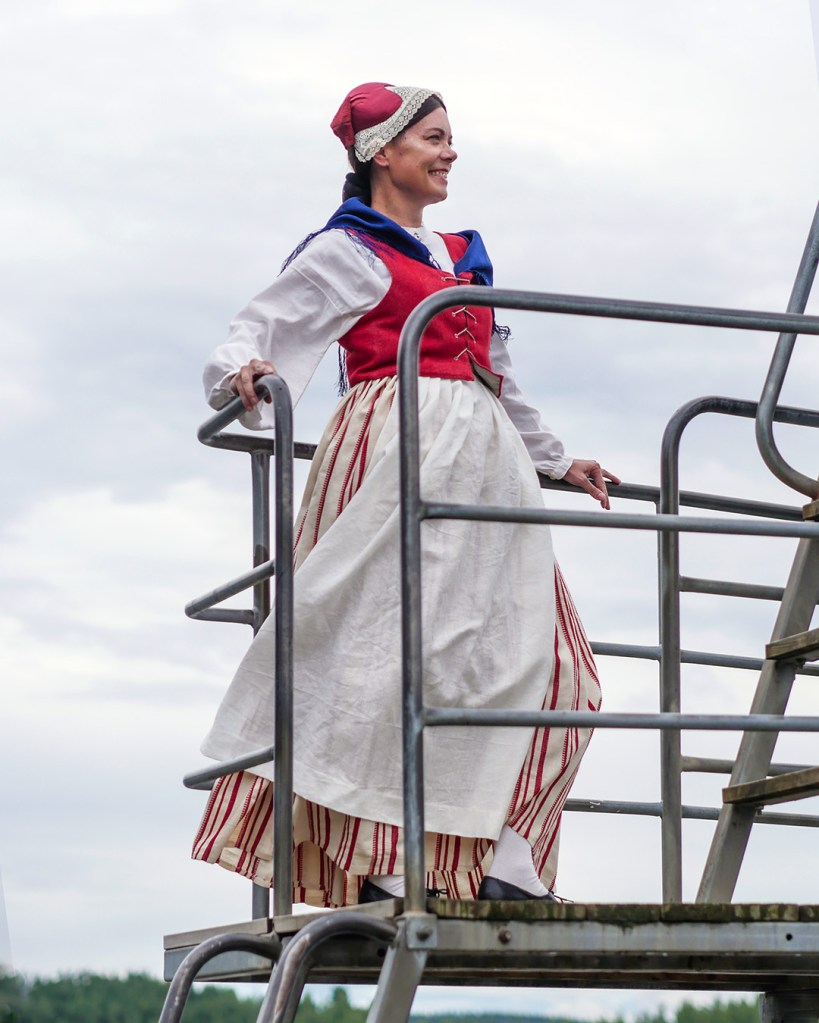 Uuraisten kansallispuku